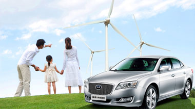 外观：路盛E80全家出游场景大图